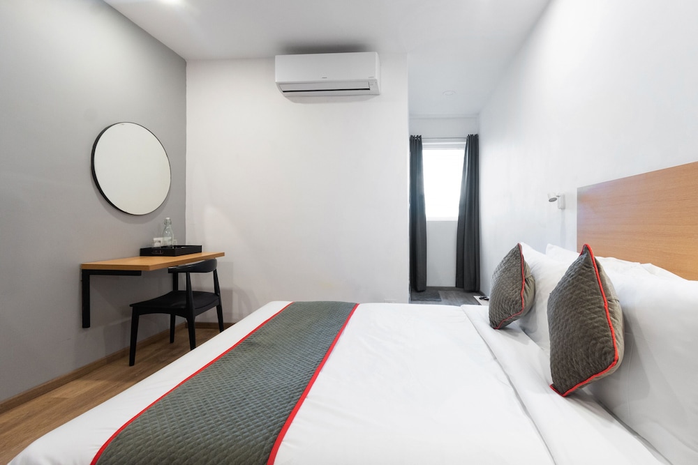 townhouse hotel mannat international