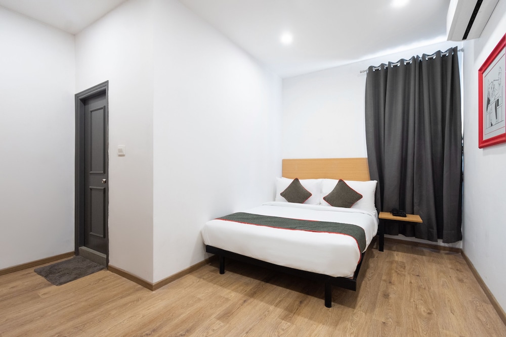 townhouse hotel mannat international