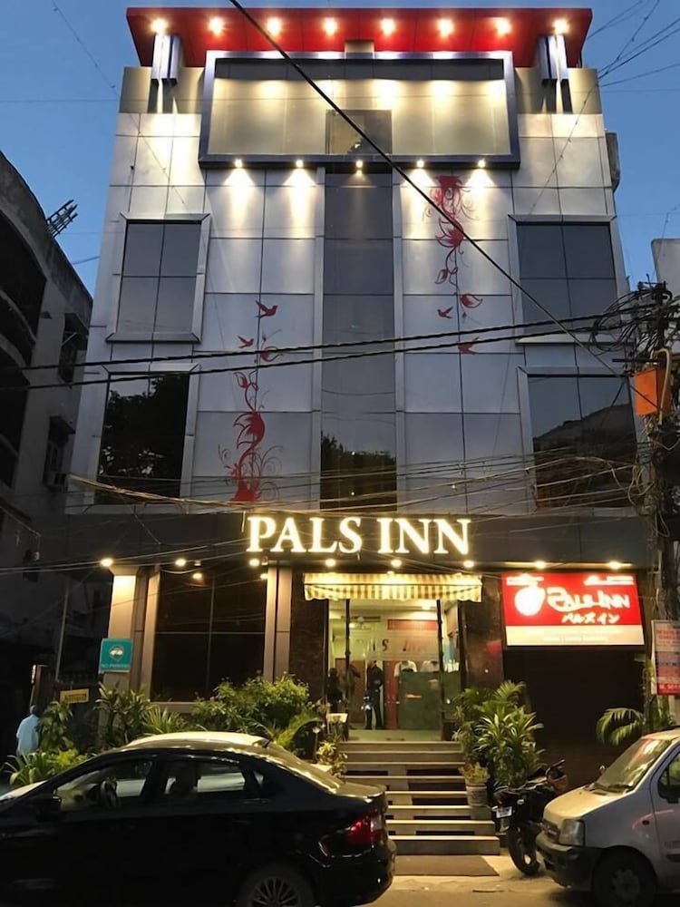 pals inn