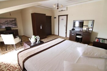 teona hotel