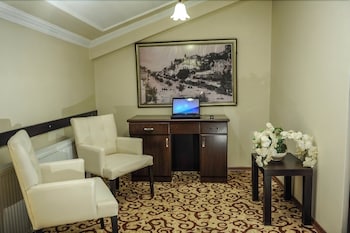 teona hotel