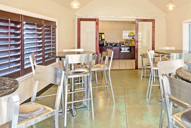 days inn and suites by wyndham greeley