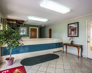 Econo Lodge St George,Near St. George United Methodist Church,2 star