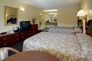 Americas Express Inn South Hill,La Crosse>>South Hill,2 star