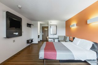 motel 6 omaha central