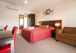Harvest Lodge Motel,Near Kitchener Park,4 star