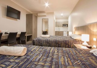 Harvest Lodge Motel,Near Kitchener Park,4 star
