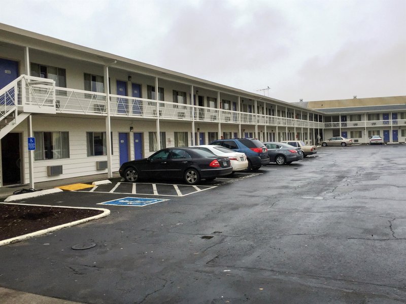 motel 6 salem or expo center