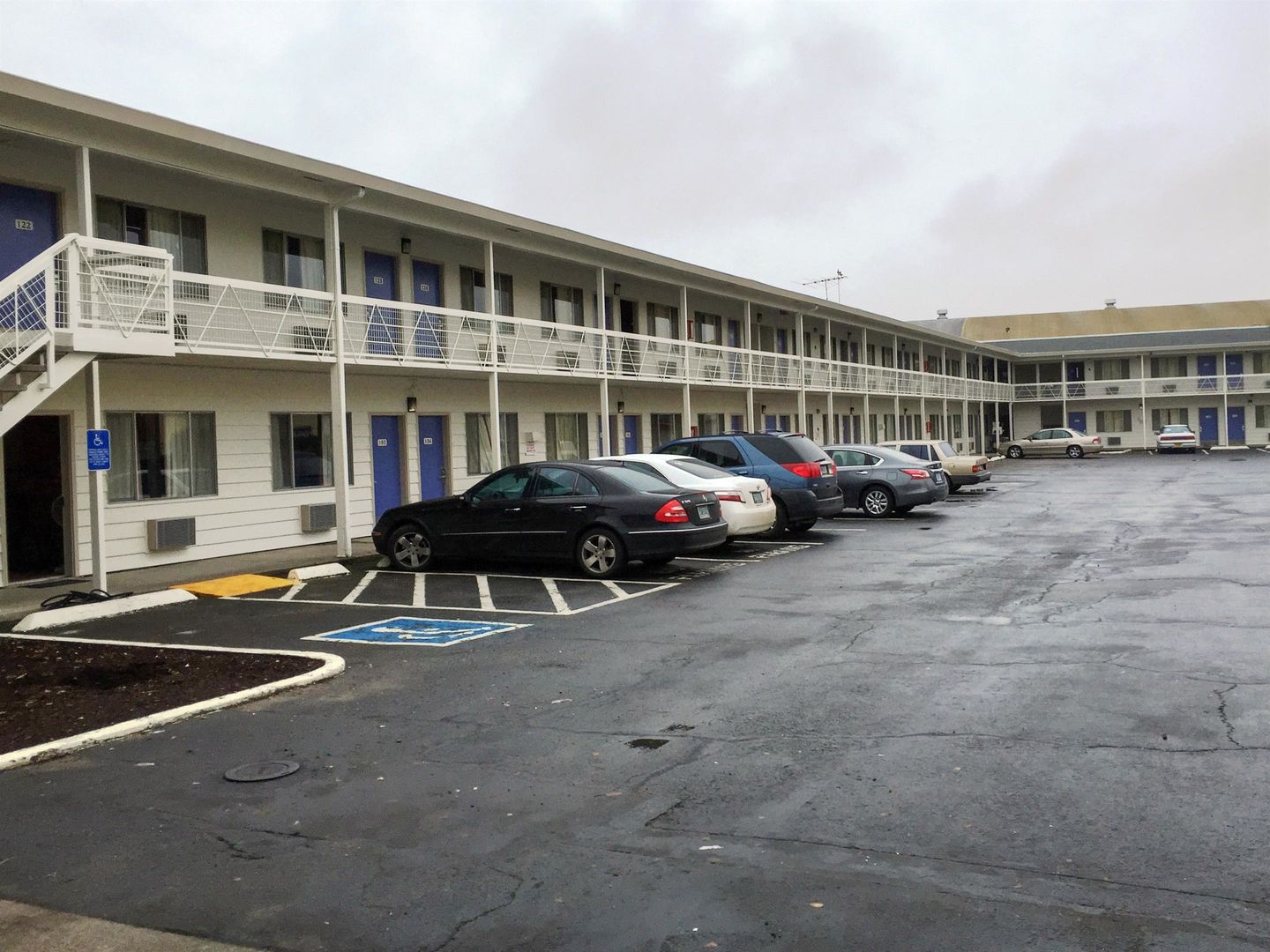 motel 6 salem or expo center