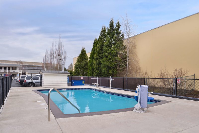 motel 6 salem or expo center