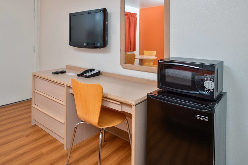 motel 6 salem or expo center