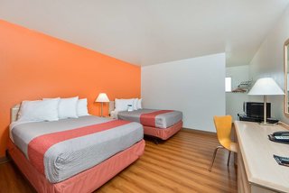 motel 6 salem or expo center