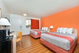 motel 6 salem or expo center