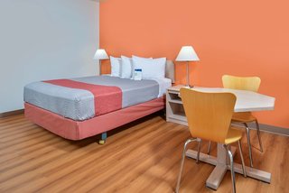 motel 6 salem or expo center