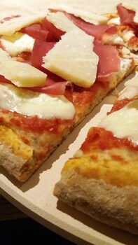 quari hotel restaurant and pizza