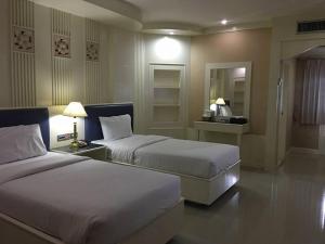 the rich hotel rama 5