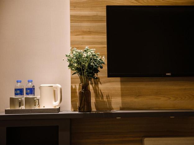hanting hotel yinchuan railway station xixa wanda plaza