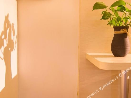 hanting hotel yinchuan railway station xixa wanda plaza