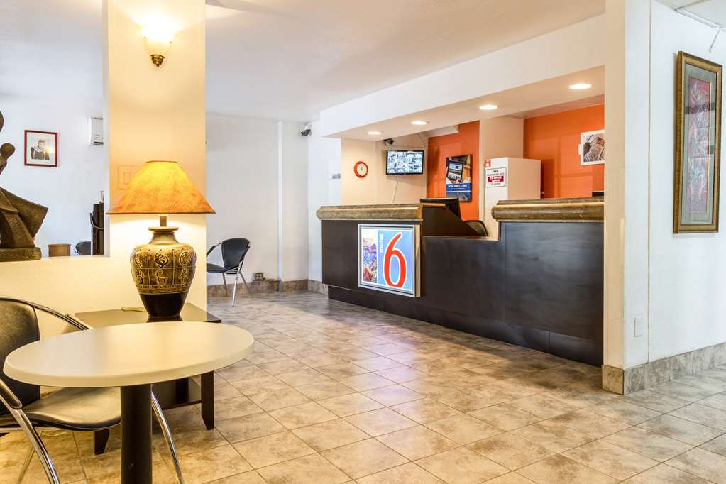 motel 6 glendale az
