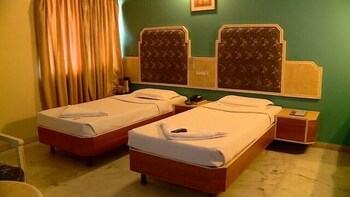 Hotel Saratharajans,Near Meenakshi Amman Temple,3 star