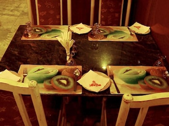 Hotel Saratharajans,Near Meenakshi Amman Temple,3 star