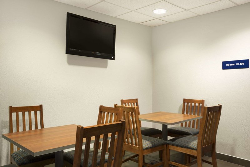 microtel inn by wyndham louisville east