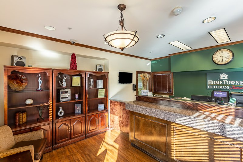 hometowne studios by red roof atlanta chamblee