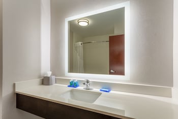 holiday inn express hotel and suites charlotte arrowood by ihg