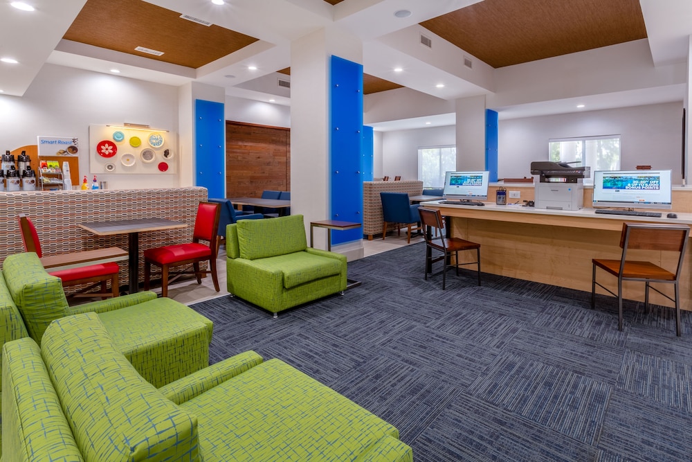 holiday inn express hotel and suites charlotte arrowood by ihg