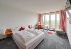 Collegium Glashutten,Glashuetten>>Frankfurt,4 star