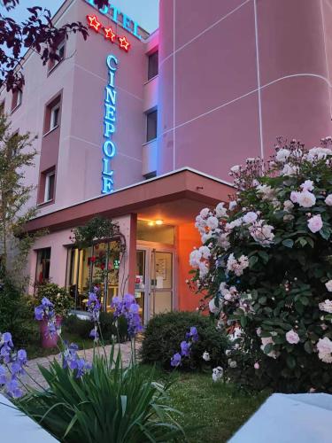 hotel cinepole