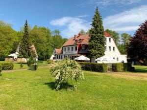 Landhotel Cafe Pralank,,3 star