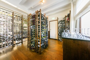 hotel restaurant valuas