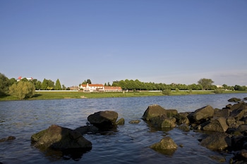 hotel restaurant valuas