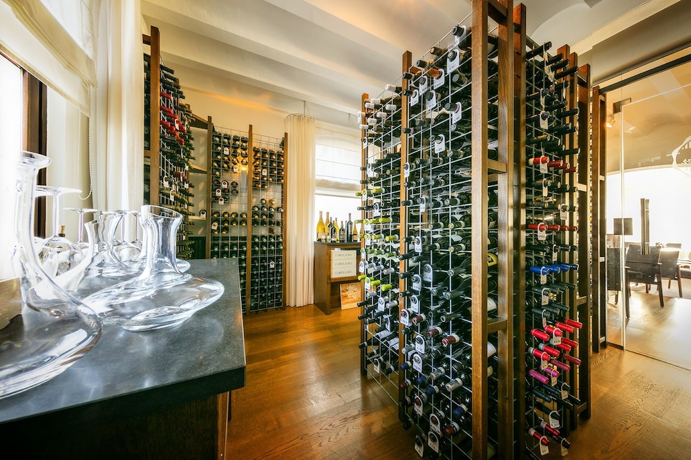 hotel restaurant valuas