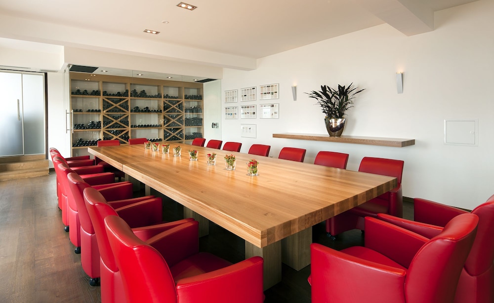 hotel restaurant valuas