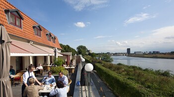 hotel restaurant valuas