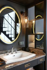 la siesta premium hang be