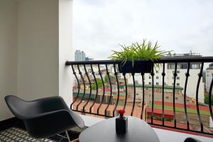 la siesta premium hang be