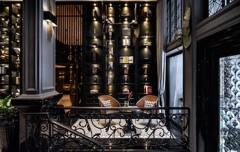 la siesta premium hang be