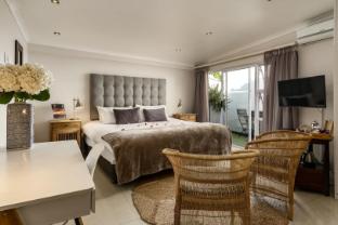 sea castle hotel camps bay