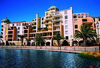 island club hotel and apartments
