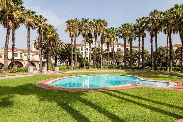island club hotel and apartments