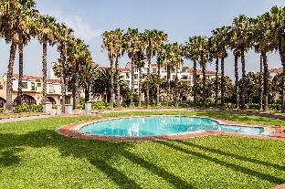 island club hotel and apartments