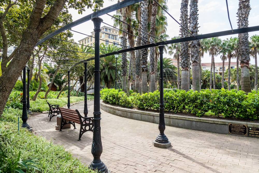 island club hotel and apartments