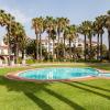 island club hotel and apartments