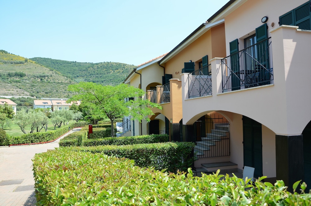 castellaro golf resort