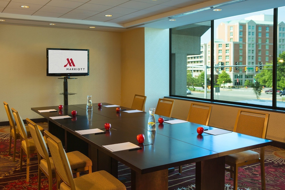 crystal city marriott at reagan national airport