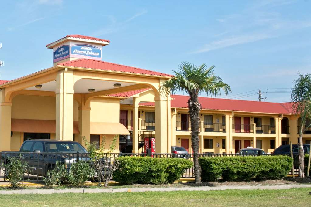 howard johnson by wyndham houston heights downtown