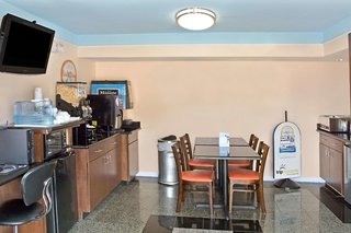 howard johnson by wyndham houston heights downtown